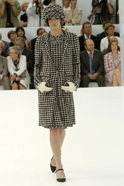 Look 11
